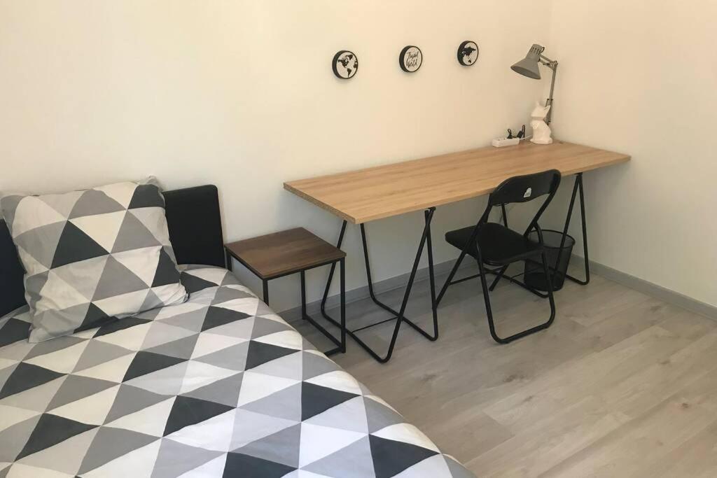 La Maison De Ville - 4 Chambres, 2 Sdb, Terrasse Et Garage - 90M2 Vesoul Buitenkant foto